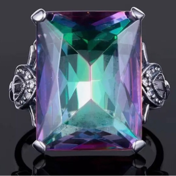 Large rainbow gen, refracts 7 colors. Beautiful! - Picture 5 of 5